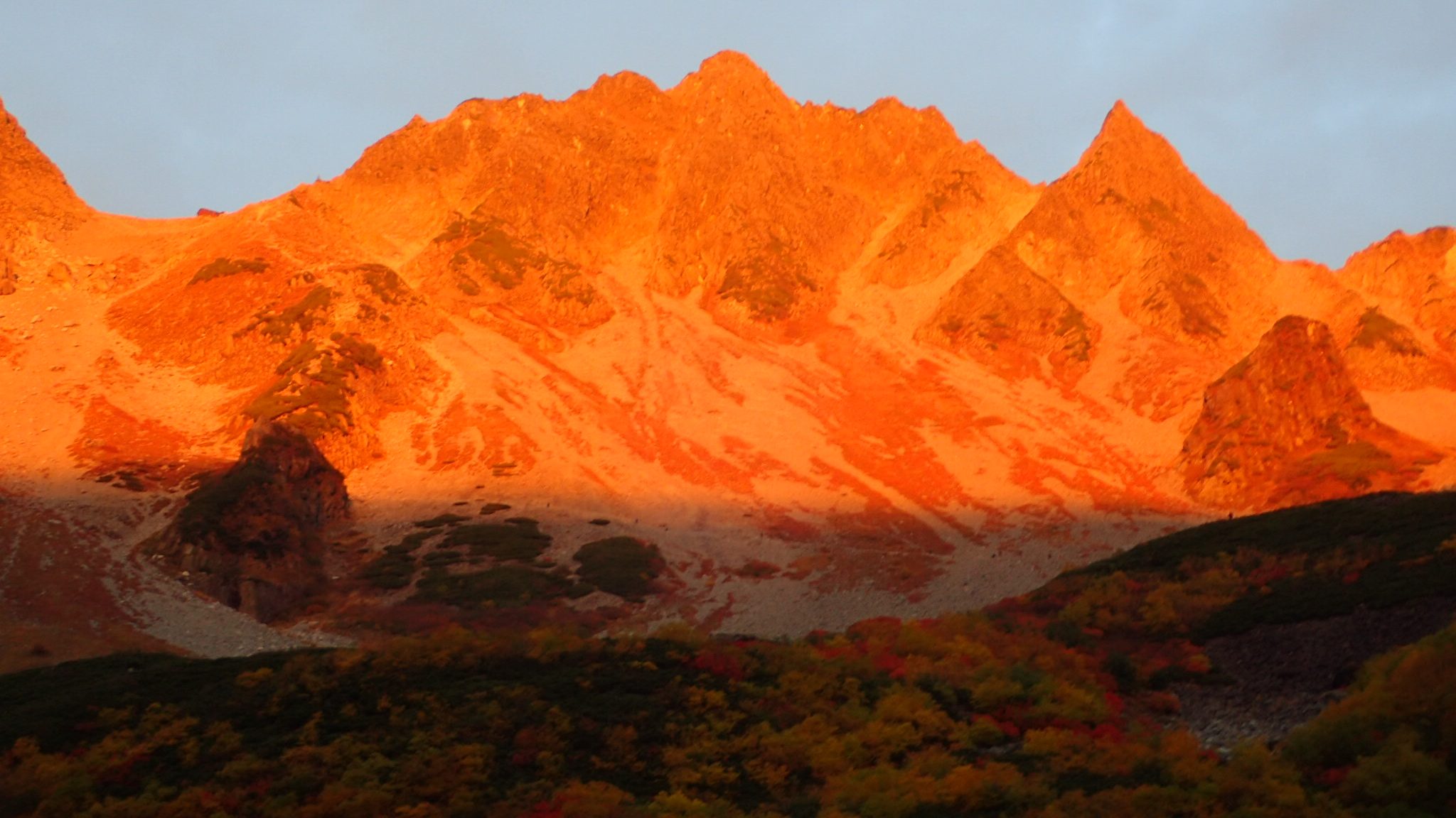 涸沢の紅葉とモルゲンロート 北穂ランチ テント2泊 10 5 月 7 水 単独登山